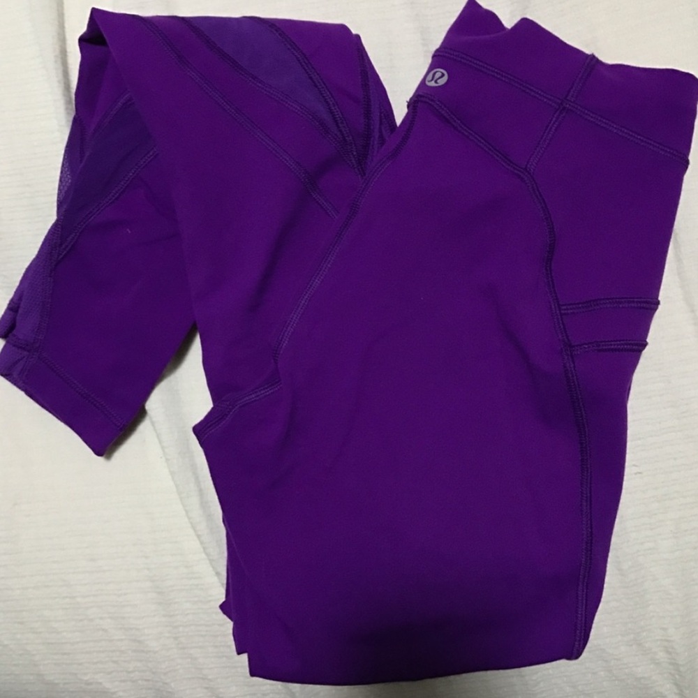 Size 6 Purple Lululemon Mesh Leggings - Picture 4 of 4